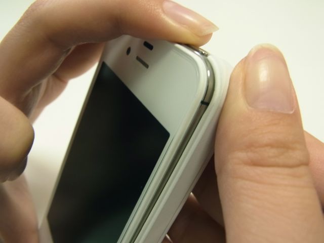 Iphone 4 4s ケースの着け方 外し方を解説 Appbank