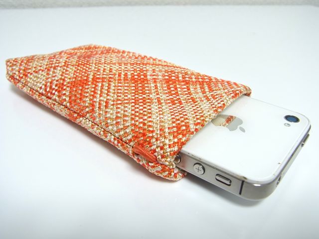 京都 西陣 蔵出し帯 Iphoneケース 関西ウォーカー ひなや コラボで作られた 西陣織のケース Appbank