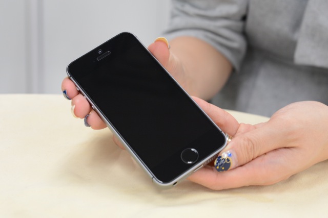 Iphone Seに超キレイに強化ガラスや保護フィルムを貼るコツ Appbank