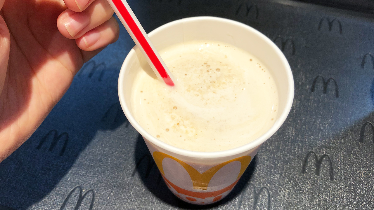 マクドナルド 裏メニュー コーヒーフラペチーノ 飲んでみた マックでスタバ風の味が楽しめるという噂は本当 Appbank