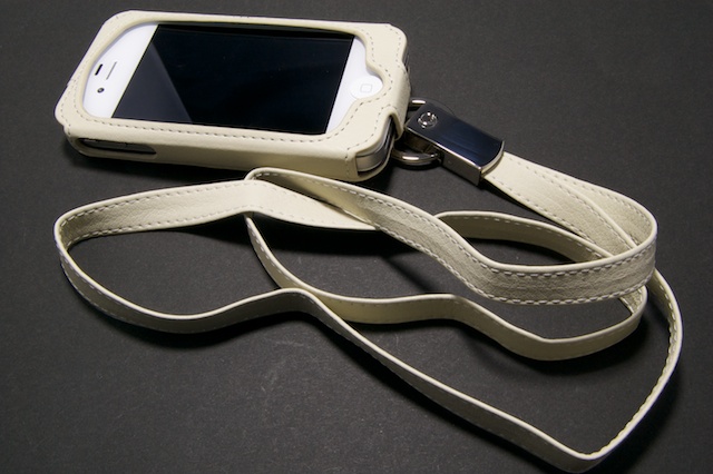 Iphone 4 Leather Case With Neck Strap 首から Iphone をぶら下げよう 革製ケース ストラップがオシャレ Appbank