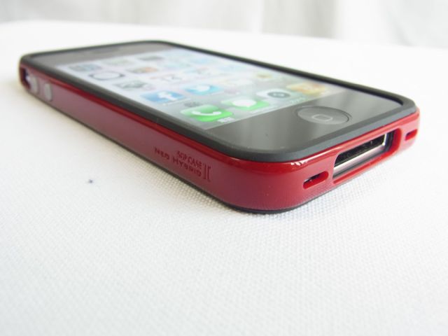 SGP iPhone4 ネオ･ハイブリッドEX2: 落ち着いた雰囲気の格好いいバンパーケース。