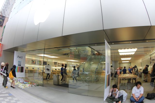 【 iPhone 4S 】Apple Store 栄 の行列をリアルタイムレポート！！