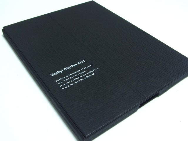 LIBRO2: 厚紙を使った、洋書スタイルのオシャレ・カッコイイ iPad 2 用ケース。