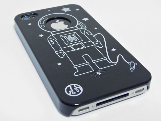 iCover DESIGN for iPhone 4S/4: Apple マークが宇宙飛行士の顔になるユニークなケース♪