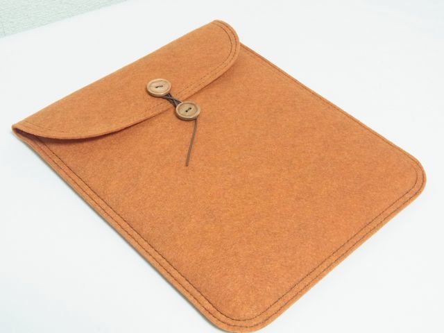 ハンドメイドフェルトケース for iPad & iPad2: ジョブズスタイルでiPadを持ち歩こう
