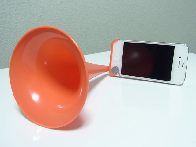 アナログスピーカーARKCANARY II iPhone 4 / iPhone4S: 電源いらずのラッパ型スピーカー