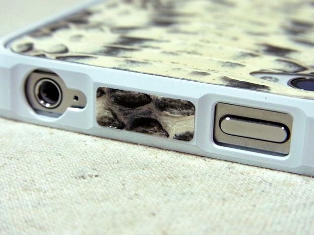 iPhone バンパー alloy