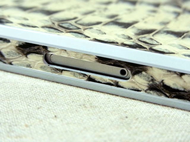 iPhone バンパー alloy