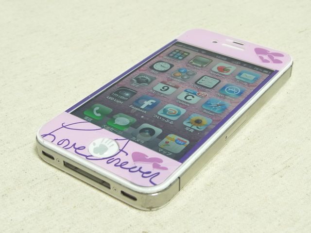 ｢Whatever It Takes｣iPhone 4S/4用ﾄﾞﾚｽｱｯﾌﾟｼｰﾙ: チャリティープロジェクト発、両面スキンシール。