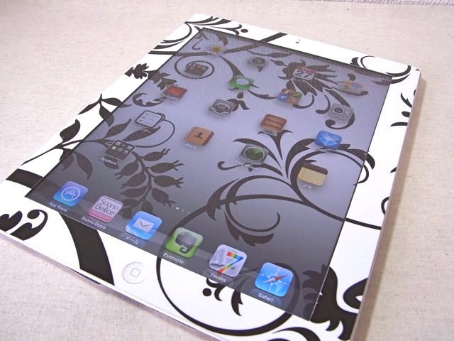 【iPad(第3世代) スキンシール】DecalGirl: iPadをオシャレに飾るスキンシール。壁紙も揃えてトータルコーディネート。