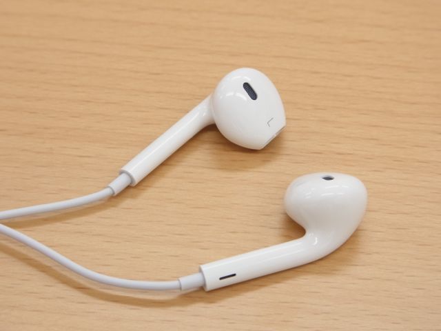 新標準イヤフォン Earpods を試してみました どっしりとした安心感のある低音が特徴 Appbank