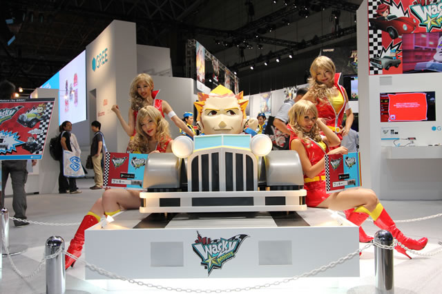 【TGS2012】東京ゲームショウの美人コンパニオンさんの写真で作ったiPhone 5用壁紙【gree・Xperia編】