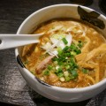 [新宿]魚のアラで作ったスープがやみつきになる、個性派ラーメン店あらとん東京
