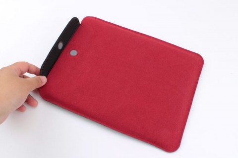 Color Pelican Case for All iPad: 折りたたんだらスタンドになる便利な袋型ケース。 | AppBank