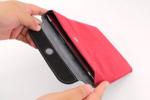 Color Pelican Case for All iPad: 折りたたんだらスタンドになる便利な袋型ケース。 | AppBank