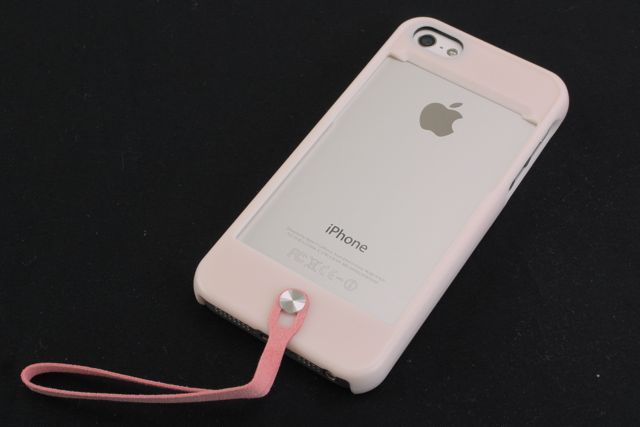 スマートケース: iPhone 5/5sにカードを取り付けられる薄くて丈夫なケース。ストラップ付き | AppBank