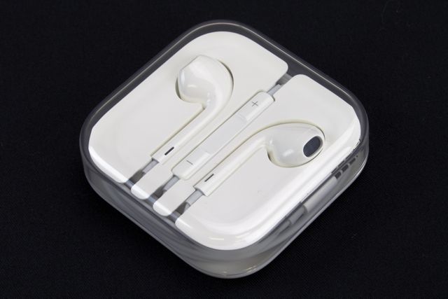 iPhone付属イヤフォン「EarPods」は高機能！タダのイヤフォンじゃない ...