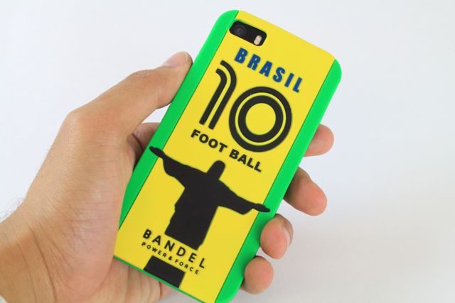BANDEL iPhone ケース: 2014年ブラジルワールドカップで持ちたい、サッカー強豪国の国旗をモチーフにした iPhone ケース！ |  AppBank