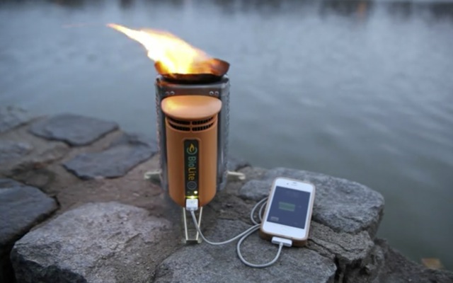 [新商品] 焚き火でiPhoneを充電できるモンベルのキャンプストーブ『BioLite』!