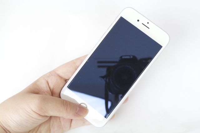 [レビュー] プラス機能が便利な『坂本ラヂヲ iPhone 6強化ガラス』シリーズ!