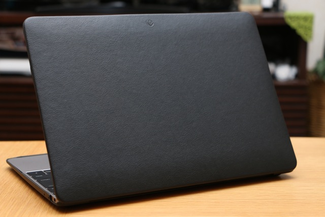 スリーブより軽い1.5mmの極薄MacBookケース