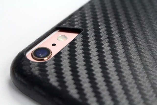 超リアルなカーボンデザインが楽しめるiPhone 6s/6s Plusソフトケース