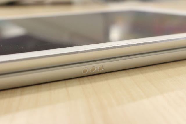 iPhone 8はLigntning以外の新コネクタ搭載、用途は・・・