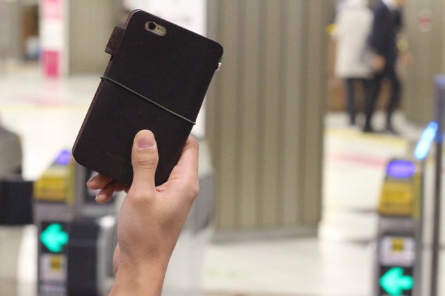 システム手帳型iPhoneケース『SYSTEM』のカードポケットがイイ [レビュー]