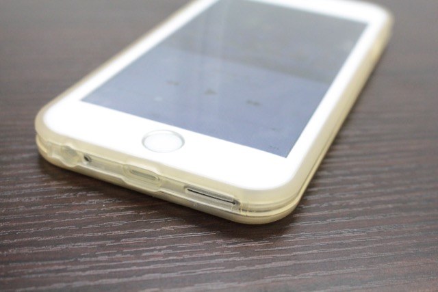 うすい防水ケース『JEMGUN Fero iPhone 6s』をつけたままでも音は自然に聴こえる? [レビュー]