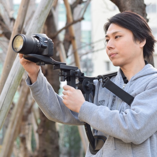 ライフルみたい。シャッターチャンスを逃さないショルダーパッド