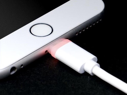 ケーブルを見ただけでiPhoneの充電状況がわかるってマジ?