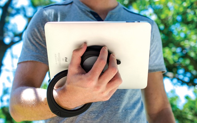 タブレットの片手持ちが超安定。見た目もイケてる吸盤型ホルダー