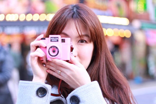 伝説のトイカメラのデジタル版『HOLGA DIGITAL』をゲット。すごく不便、でもそれがいい。