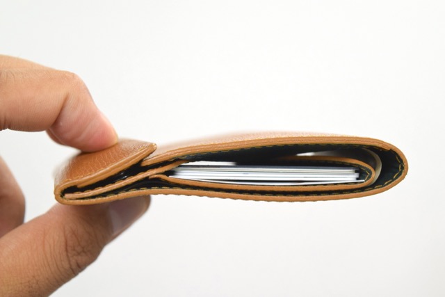 わずか13mmの『薄い財布』が本当に薄い