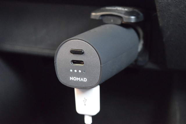 全ドライバー必携な車載充電器を見つけた