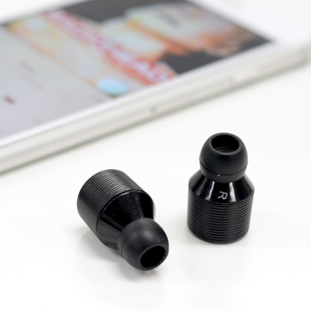 【まるで耳栓】ケーブルもボタンもなし! 超快適なBluetoothイヤホン
