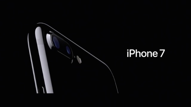 Apple公式サイトにあるiPhone7ジェットブラックの画像