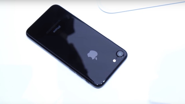 iPhone 7】ジェットブラック/ブラックの質感を動画で比較! | AppBank