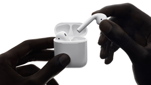 Apple（アップル）AirPods（エアーポッズ）完全ワイヤレスイヤホン発売　到着は1月15日予定