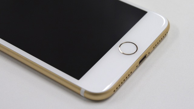 Touch IDを背面に搭載した「iPhone 8」が流出