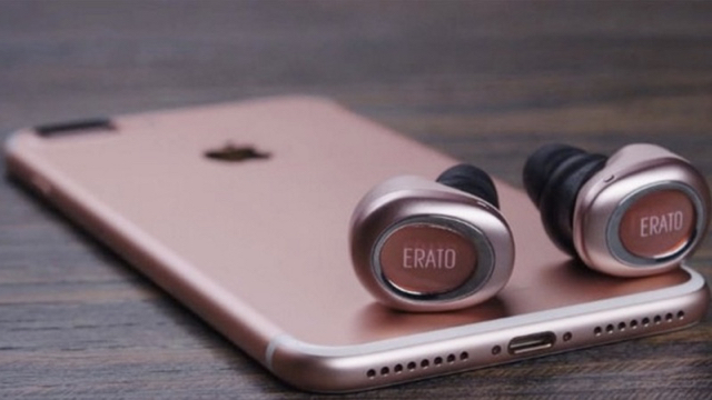 世界初 映画館のような立体的な音が聴こえる完全ワイヤレスイヤホン Appbank