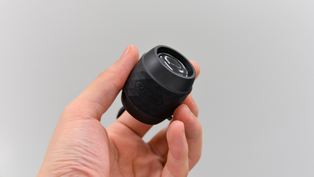 指先でつまめるサイズの超小型Bluetoothスピーカー