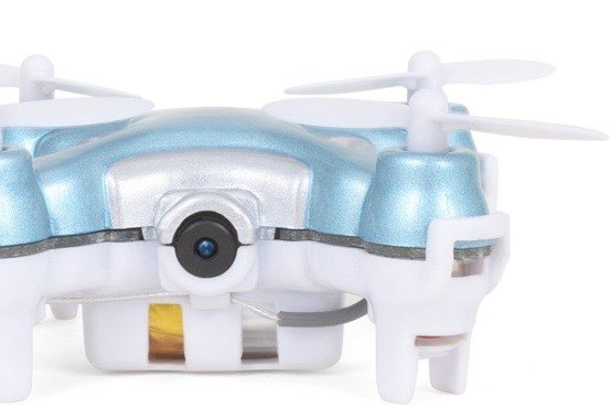 スマホで操作と撮影がカンタンにできる超小型ドローン