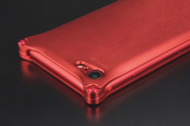 赤いiPhone（(PRODUCT)RED）にはギルドデザインケースが相性抜群!