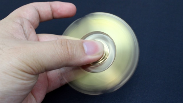 銅製ハンドスピナーがいい感じに重くてよく回る!