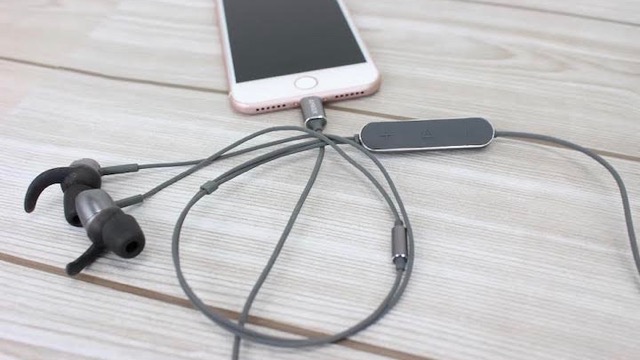 iPhone 7におすすめなLightning接続イヤホン『Anker SoundBuds Digital IE10』