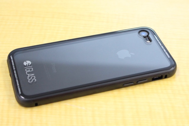 iPhone 7 ジェットブラックにぴったりなガラスのクリアケース