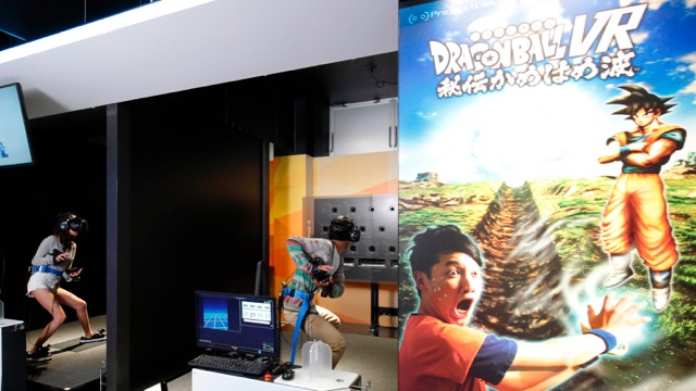 【新宿VR】かめはめ波や気弾で4人バトル! ベジータやクリリンに弟子入り体験