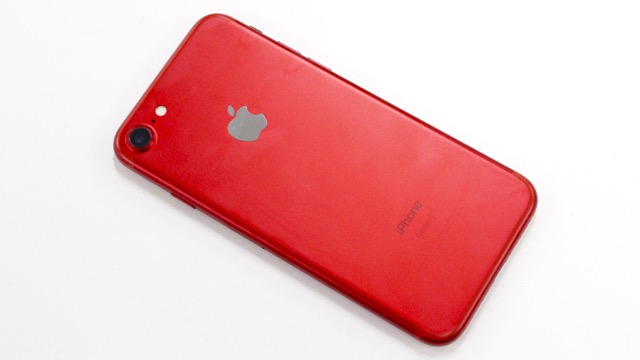 【悲報】買ったばかりのiPhone 7(PRODUCT)REDが塗装ハゲ。しかも1週間で